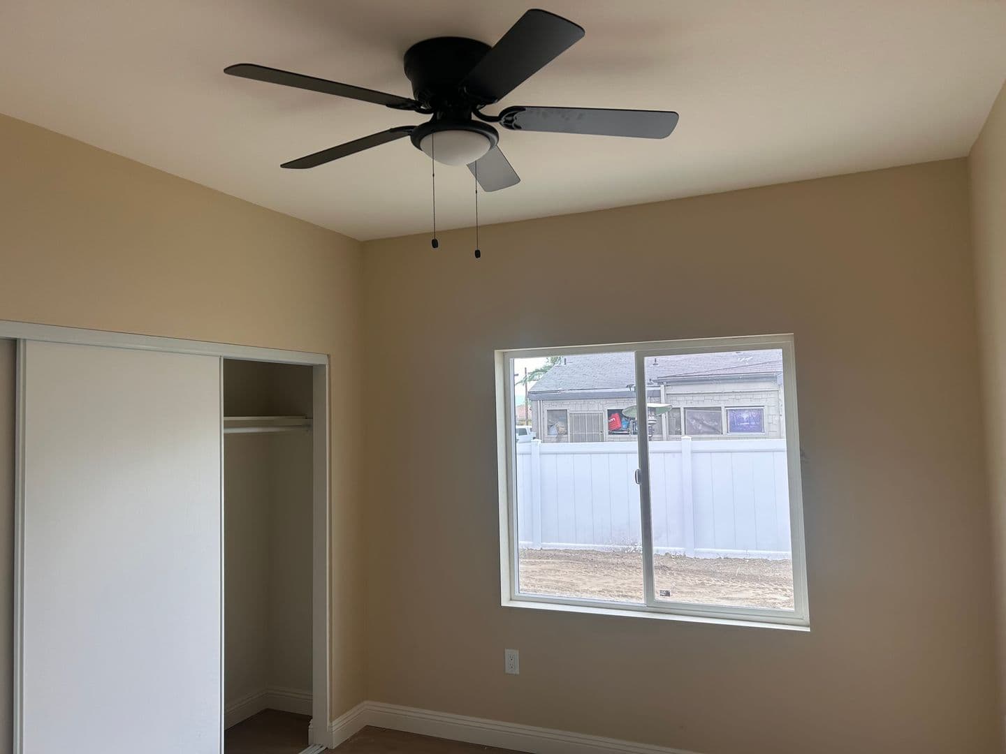 Fontana Apartment: 16186 Merrill Ave