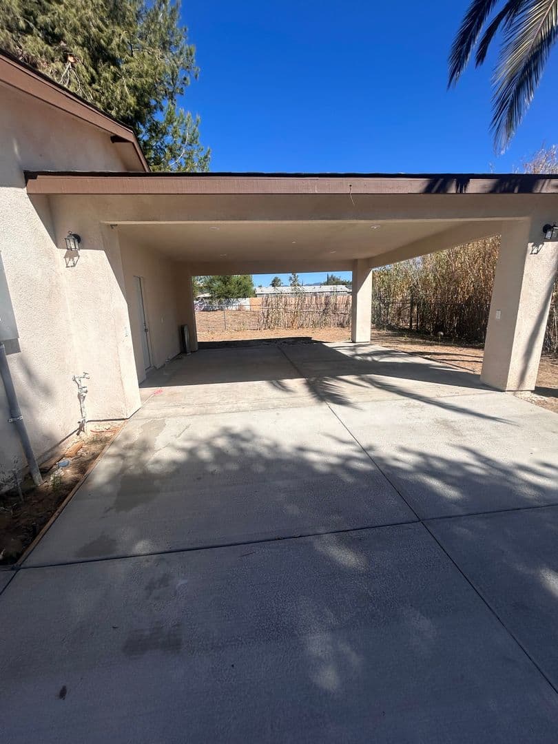 Fontana Apartment: 16186 Merrill Ave