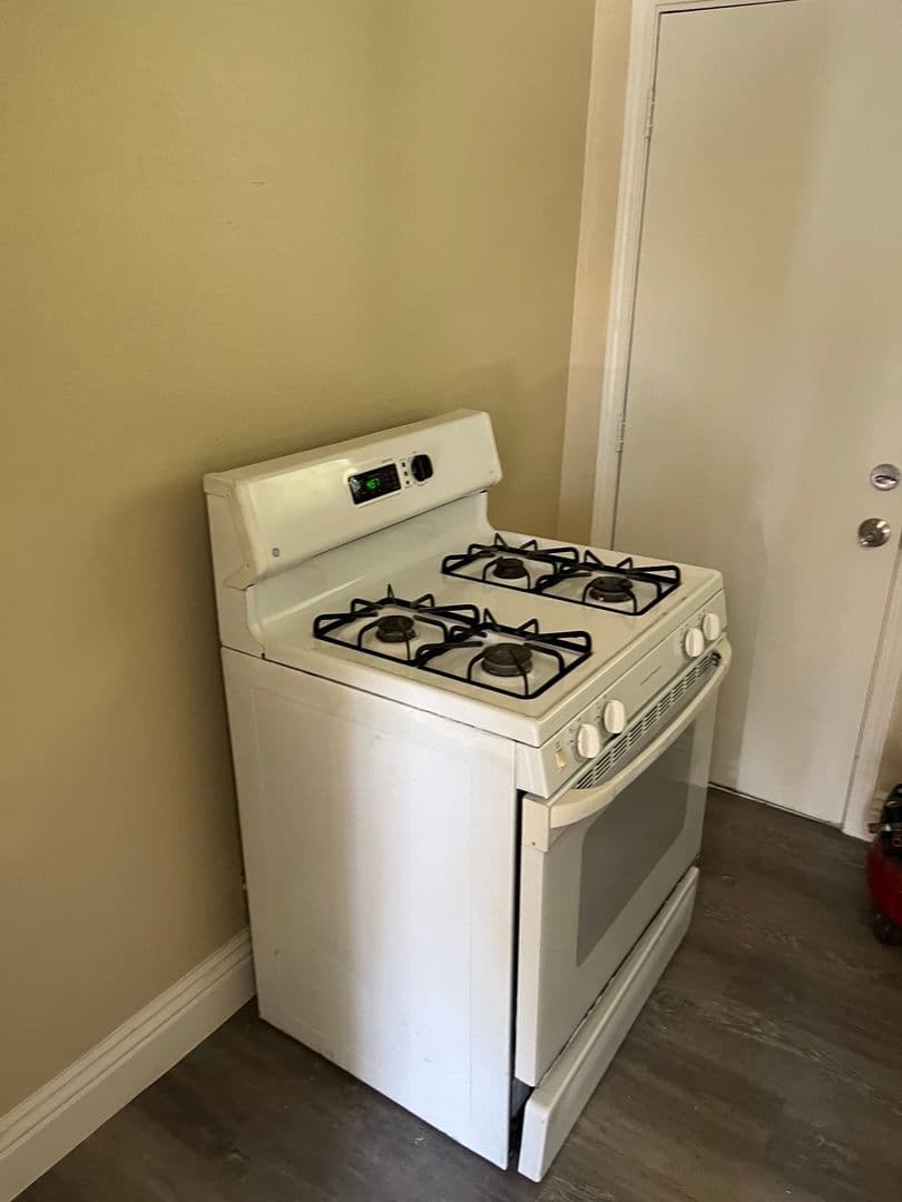 Cedar Glen Apartment: 29180 N. Lyons Dr.