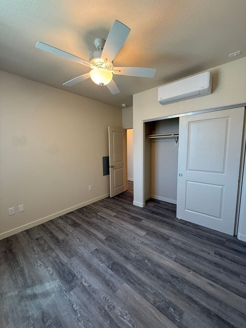 Redding Apartment: 2303 & 2305 Alfreda Way