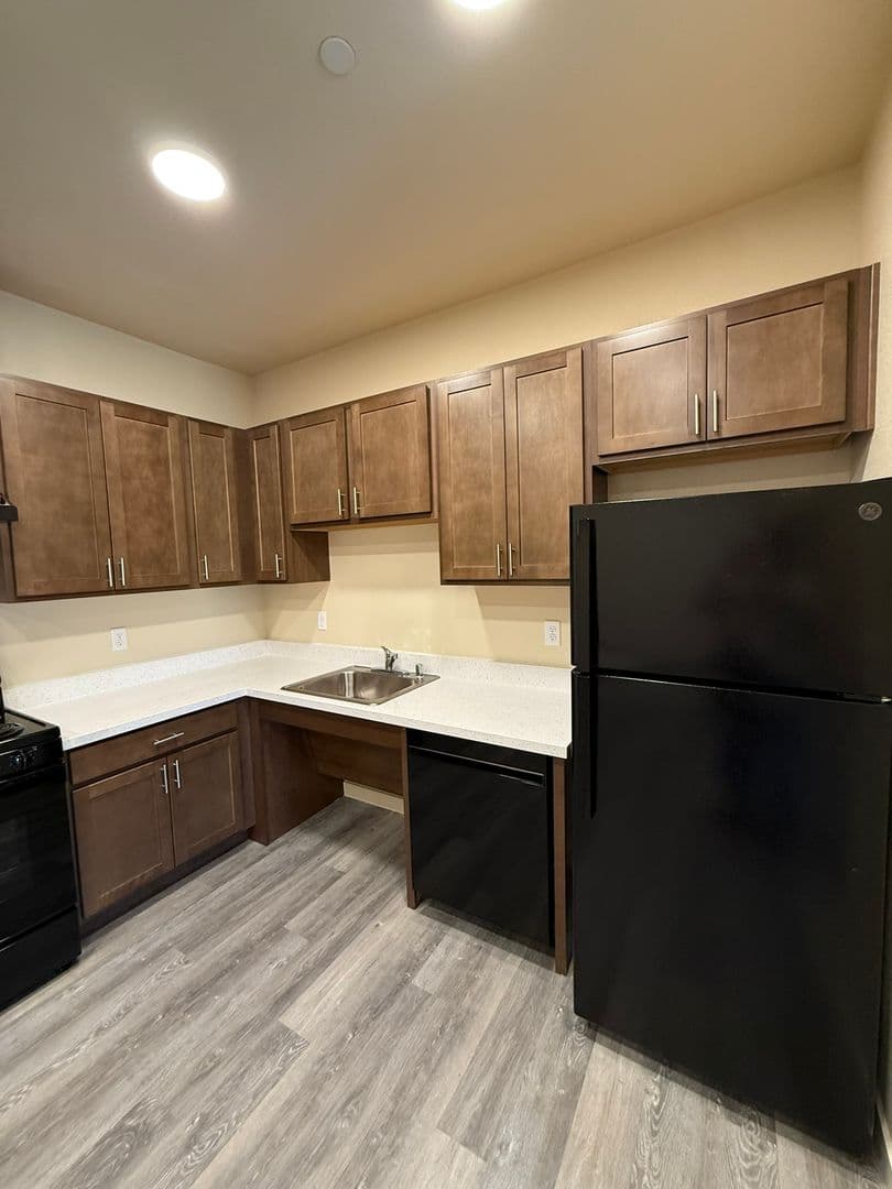 Redding Apartment: 2303 & 2305 Alfreda Way