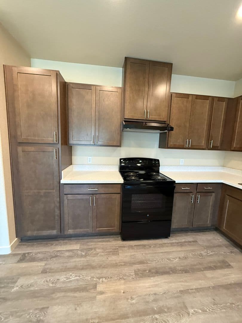 Redding Apartment: 2303 & 2305 Alfreda Way