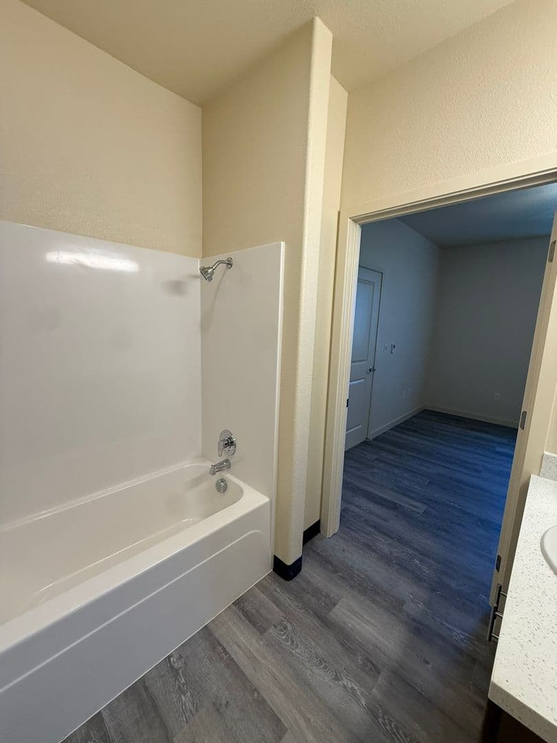 Redding Apartment: 2303 & 2305 Alfreda Way