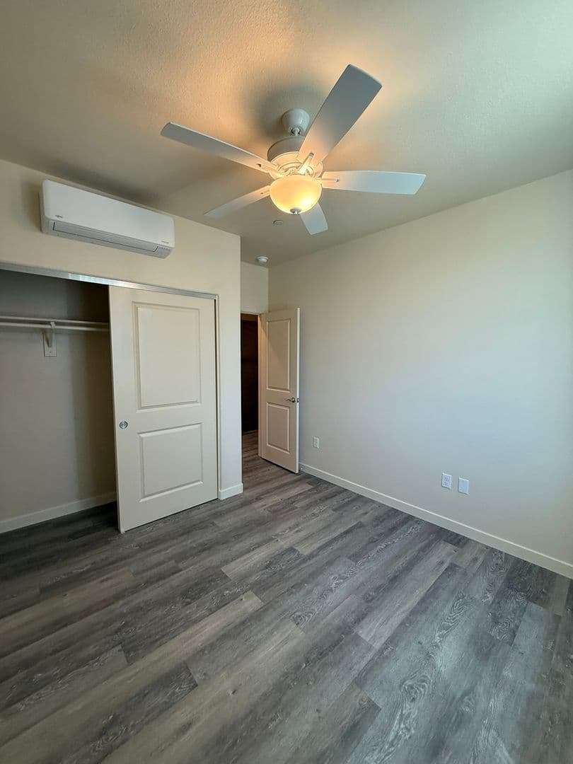 Redding Apartment: 2303 & 2305 Alfreda Way