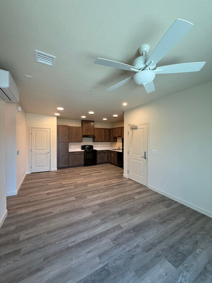 Redding Apartment: 2303 & 2305 Alfreda Way