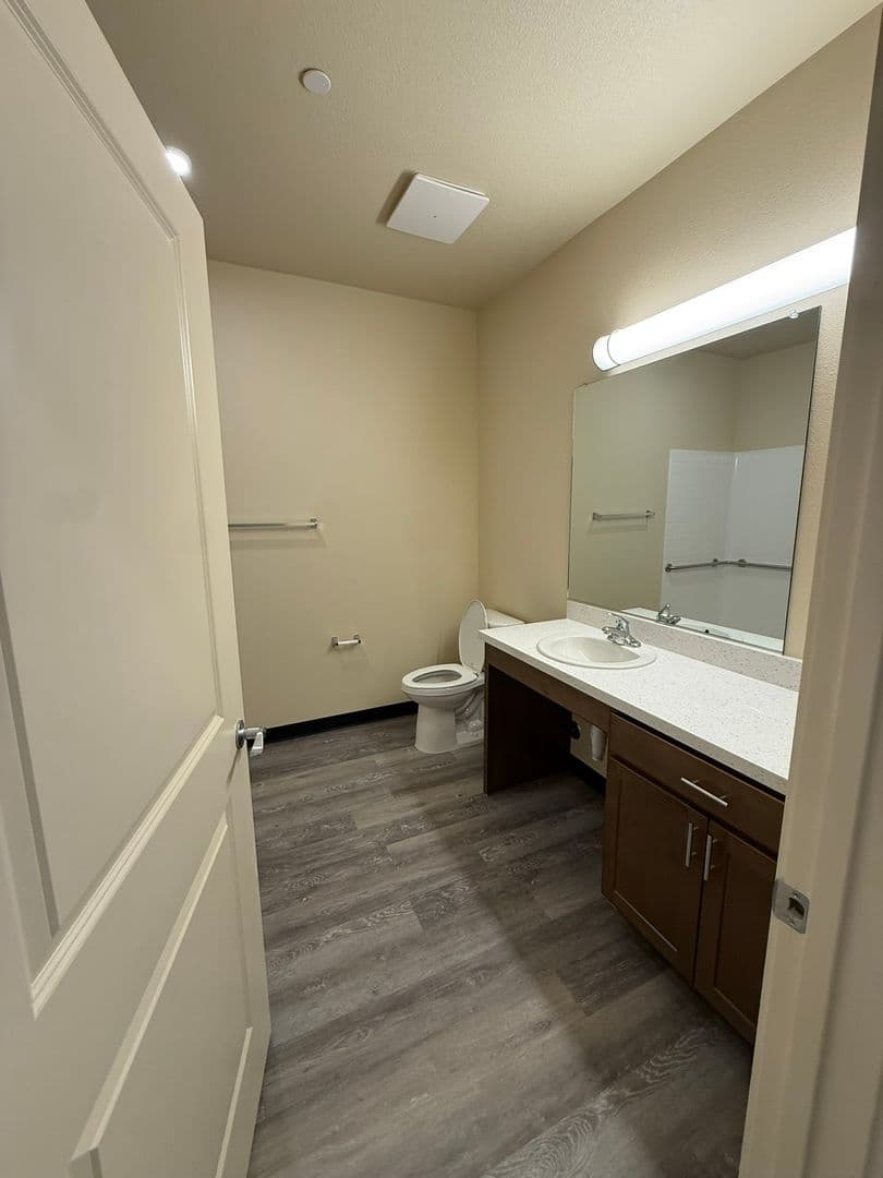 Redding Apartment: 2303 & 2305 Alfreda Way