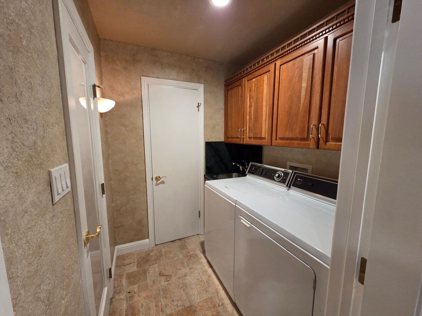 Concord House: 1607 Franrose Lane