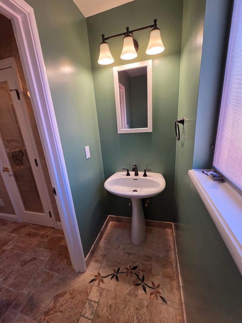 Concord House: 1607 Franrose Lane