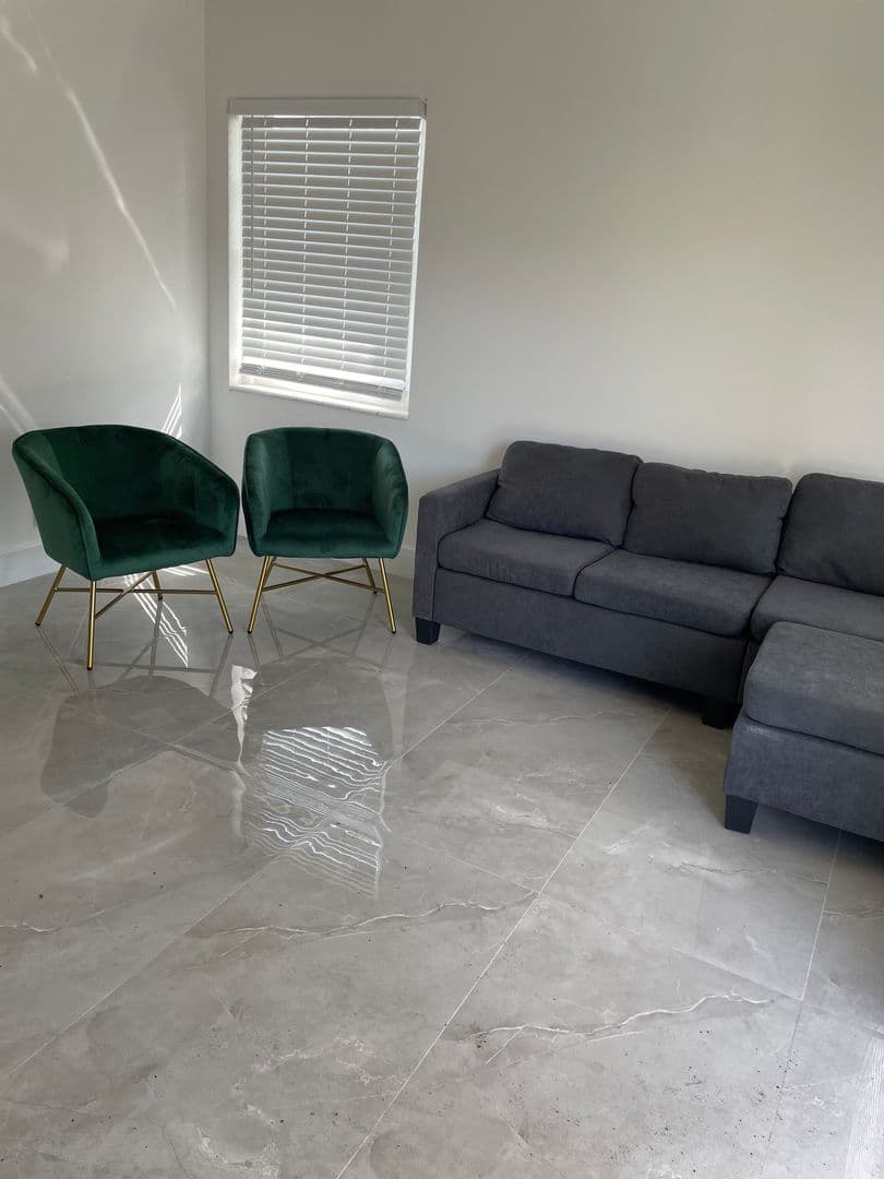 Hallandale Apartment: 212 NE 8th Ave