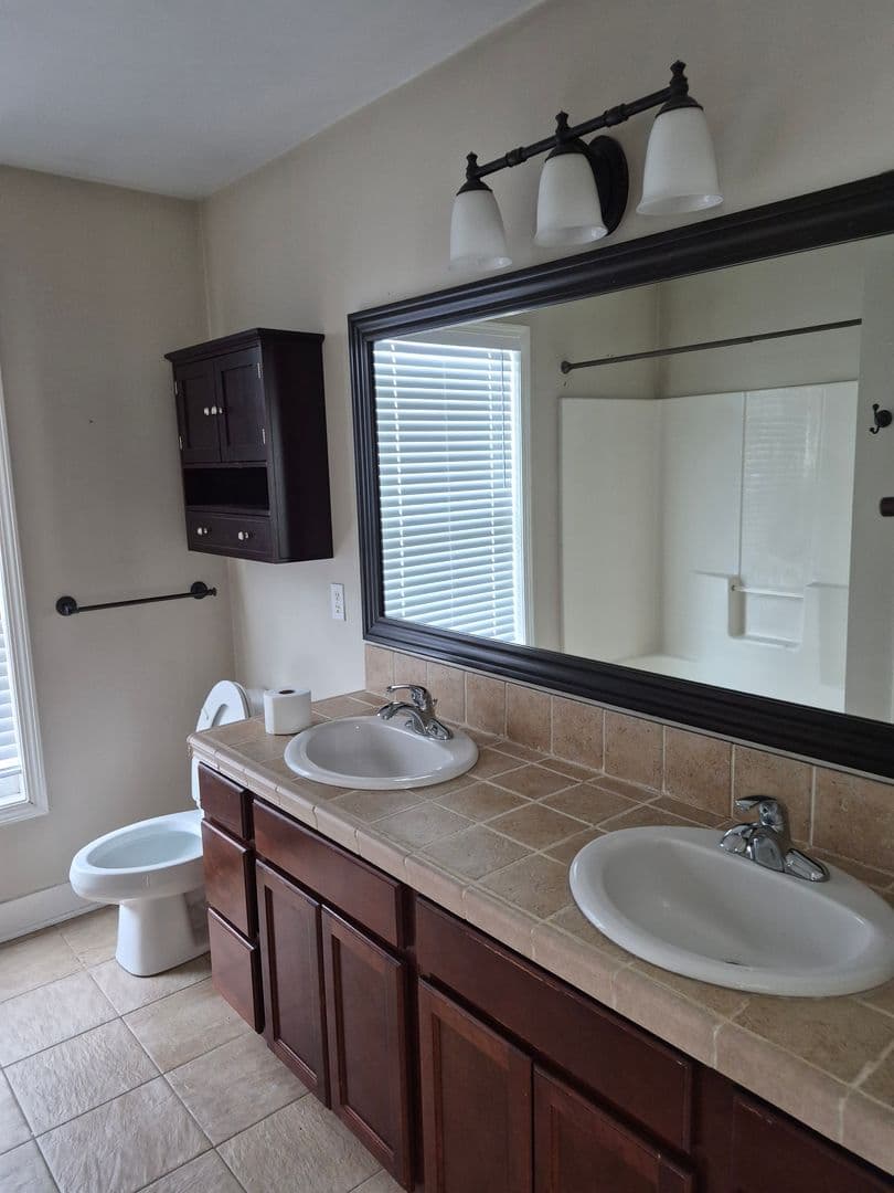 Rockford House: 79 Rogue River View
