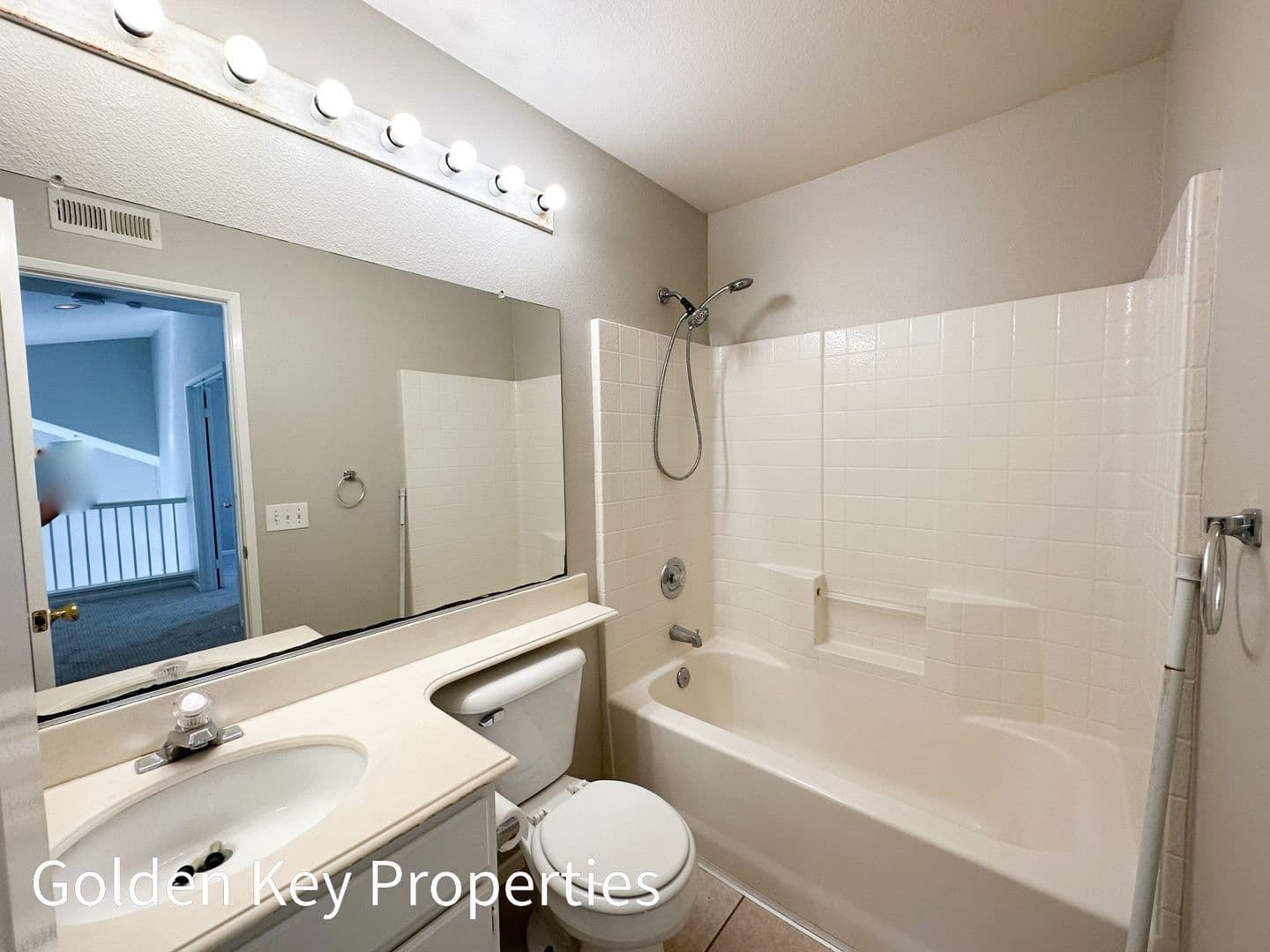 Vista House: 2081 Fairhope Loop