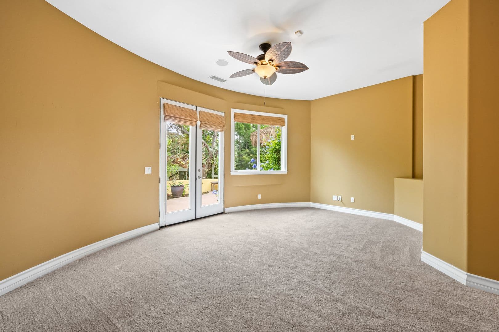 Oceanside House: 1524 Hunsaker Street