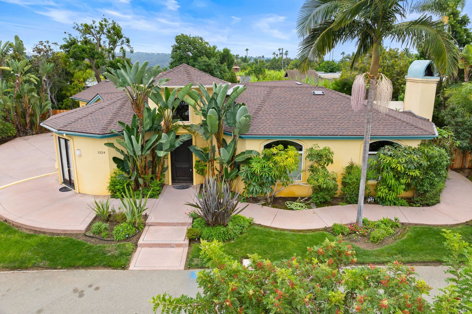 Oceanside House: 1524 Hunsaker Street