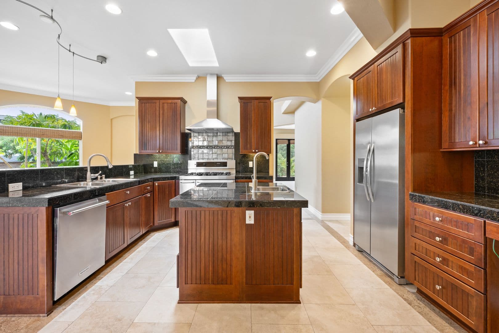 Oceanside House: 1524 Hunsaker Street
