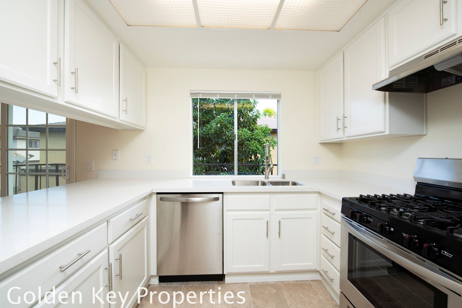 Vista Apartment: 1222 Palomar Place