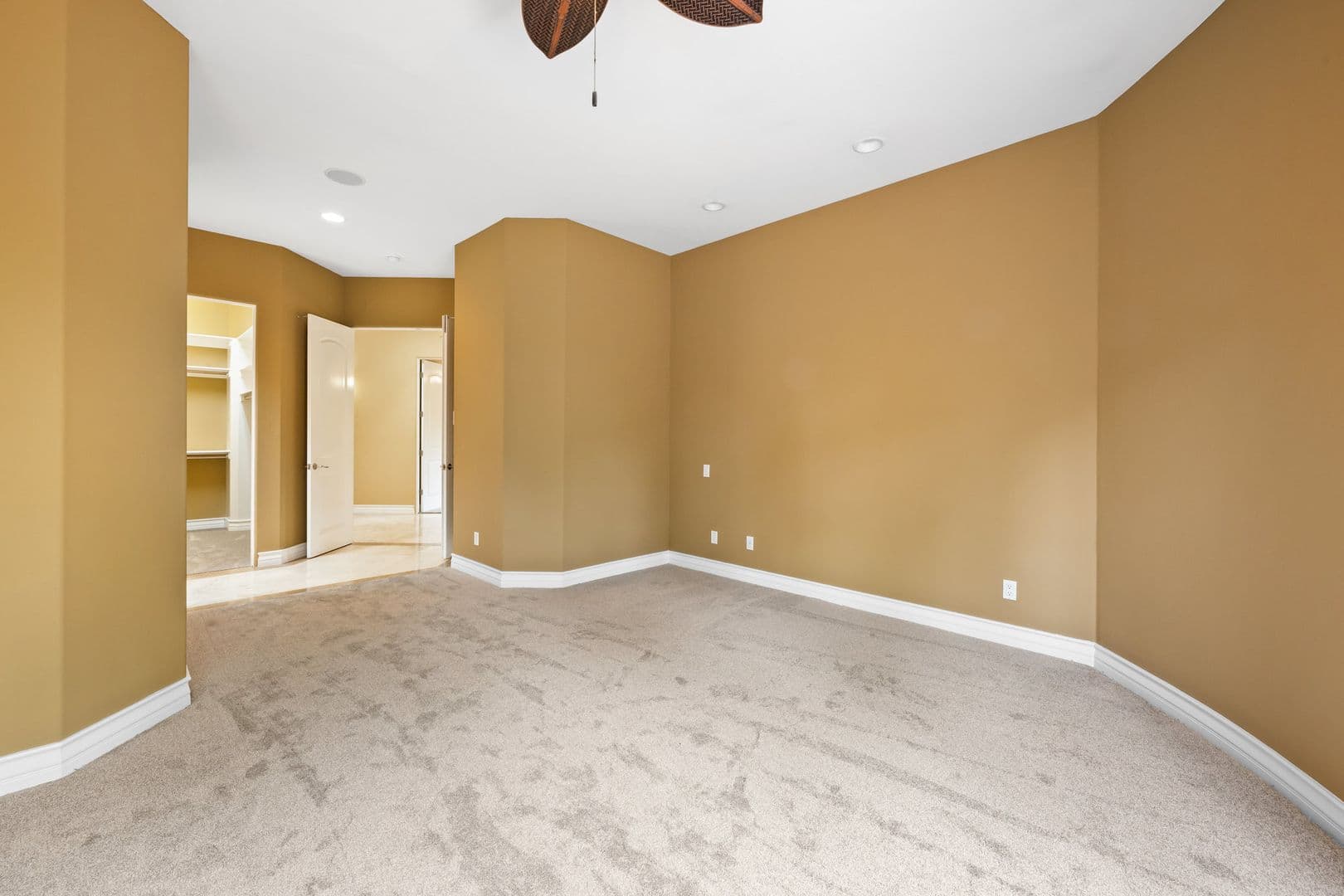 Oceanside House: 1524 Hunsaker Street