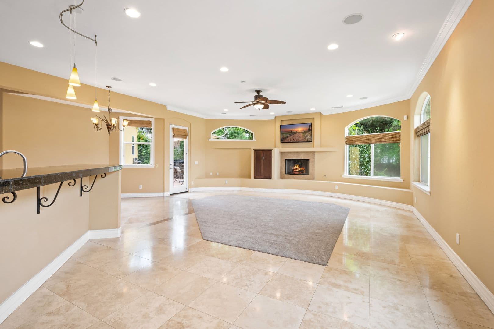 Oceanside House: 1524 Hunsaker Street