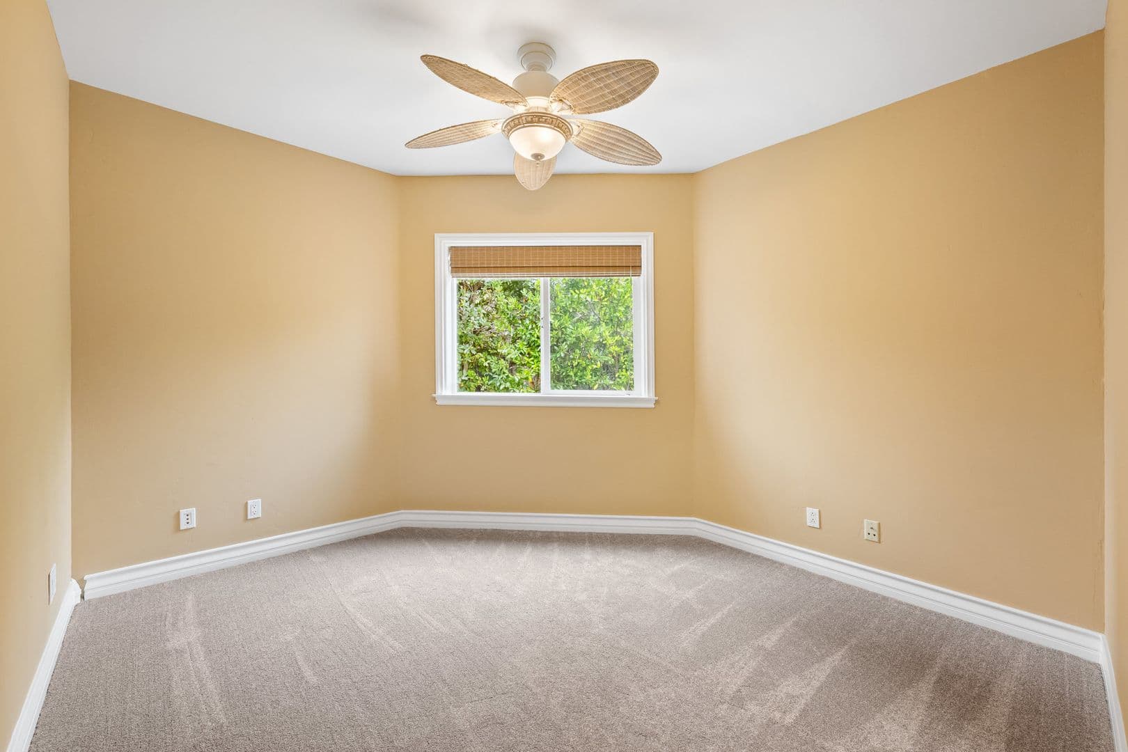 Oceanside House: 1524 Hunsaker Street