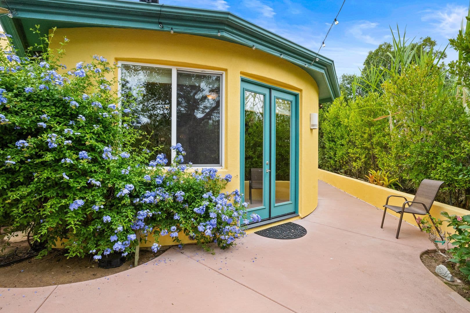 Oceanside House: 1524 Hunsaker Street
