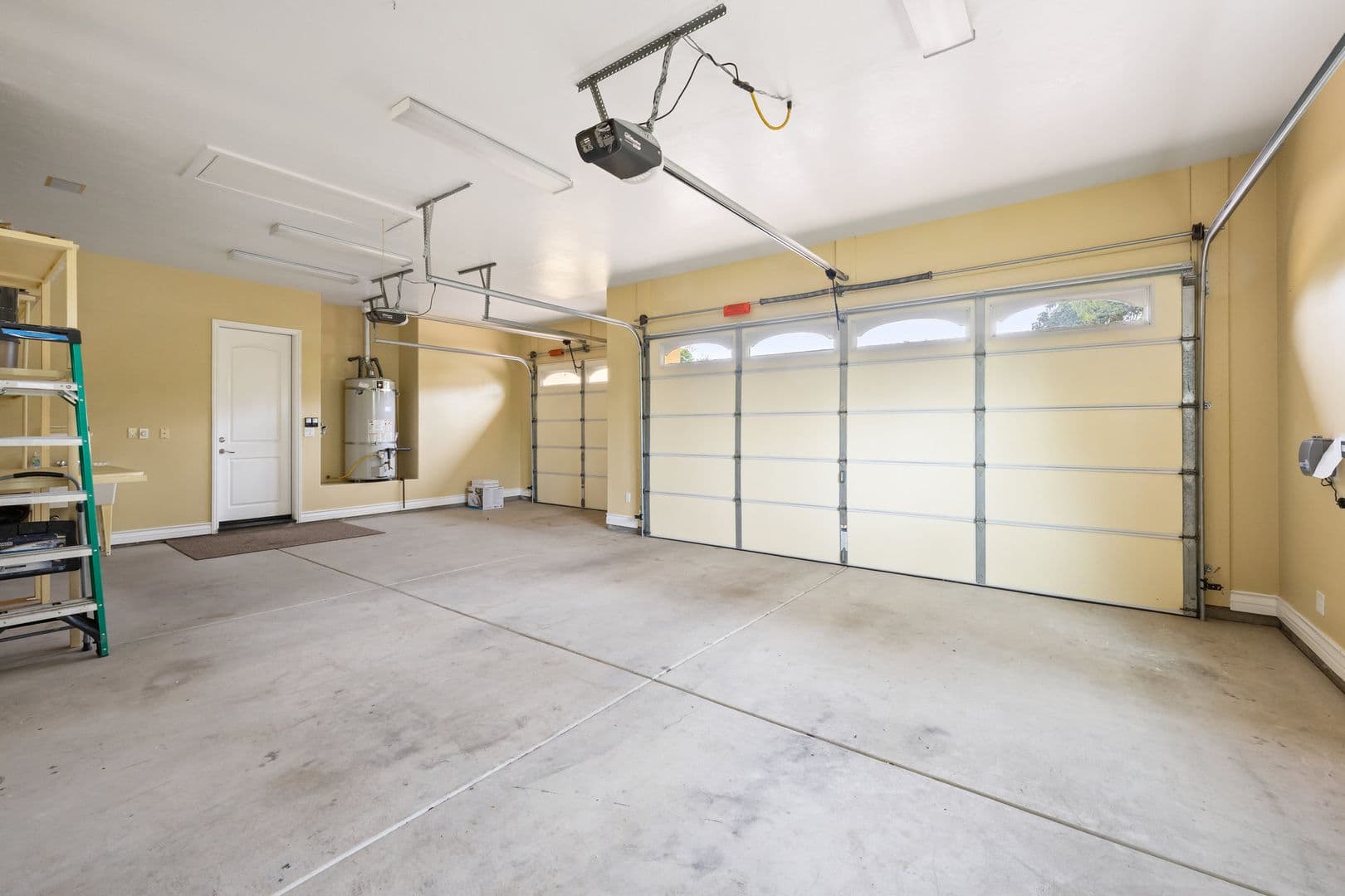 Oceanside House: 1524 Hunsaker Street