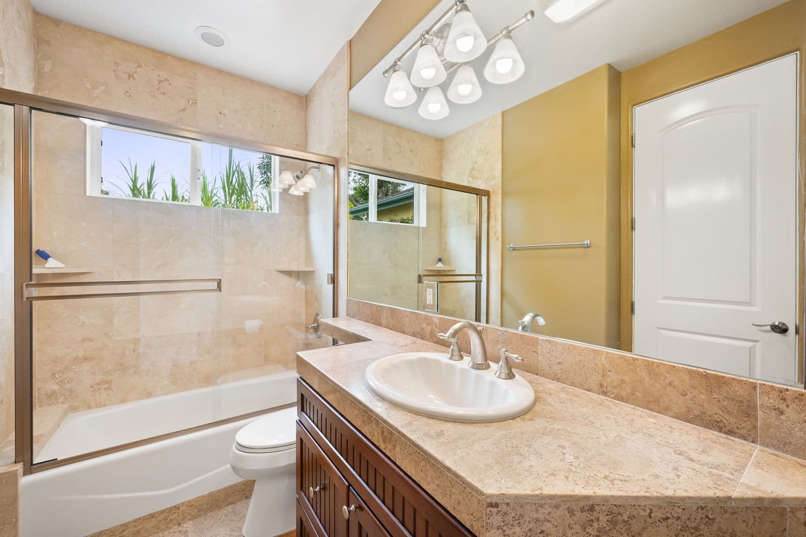 Oceanside House: 1524 Hunsaker Street