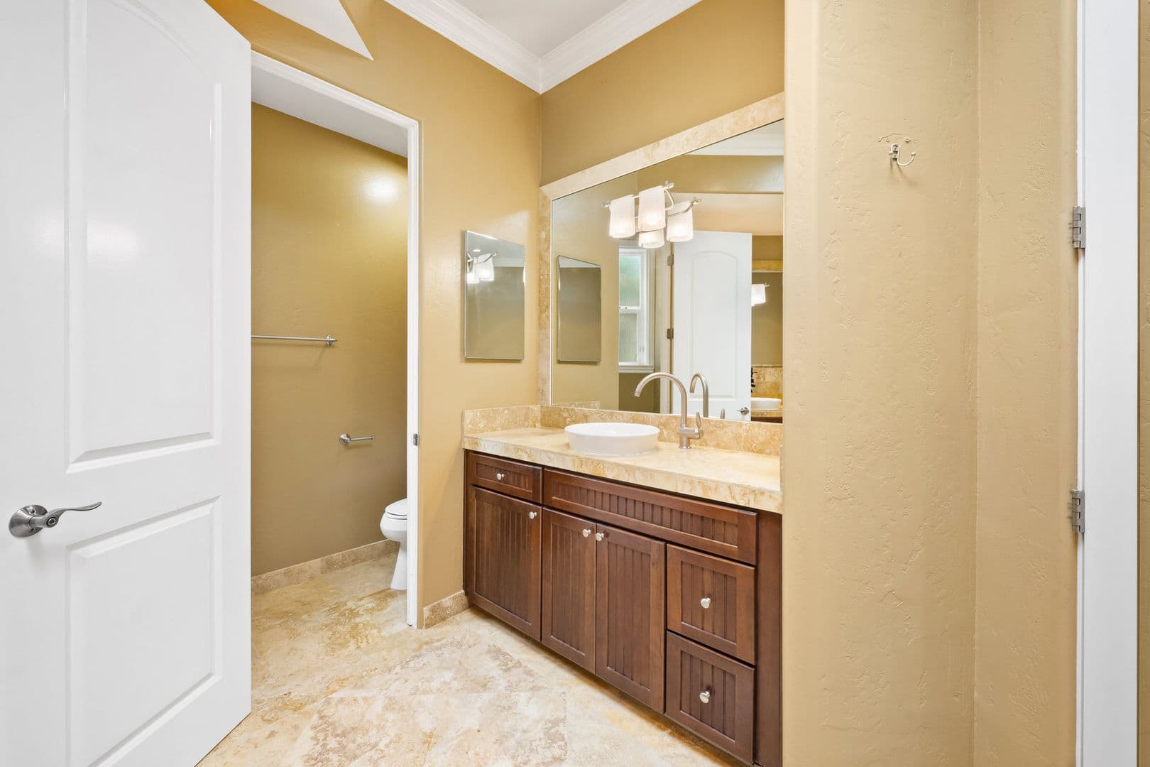 Oceanside House: 1524 Hunsaker Street