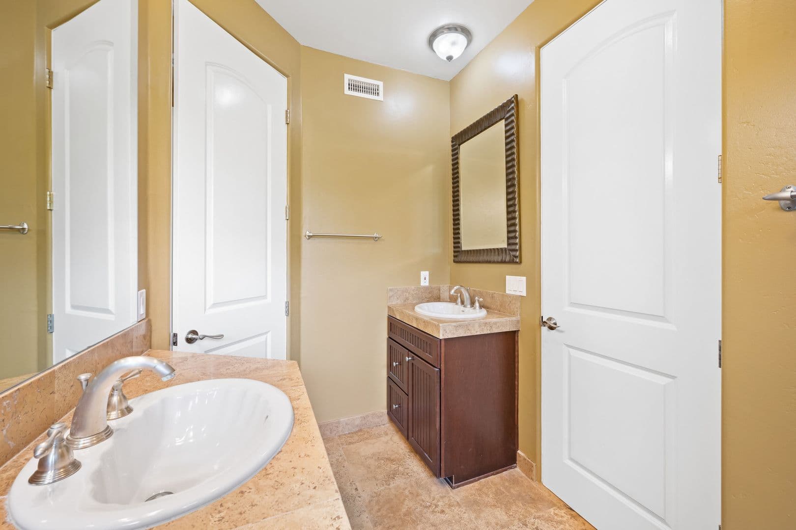 Oceanside House: 1524 Hunsaker Street
