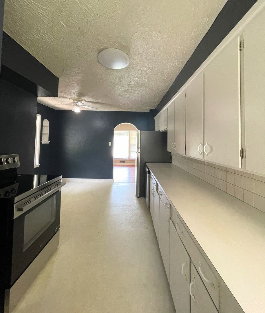 Wichita House: 3412 W 9th St N
