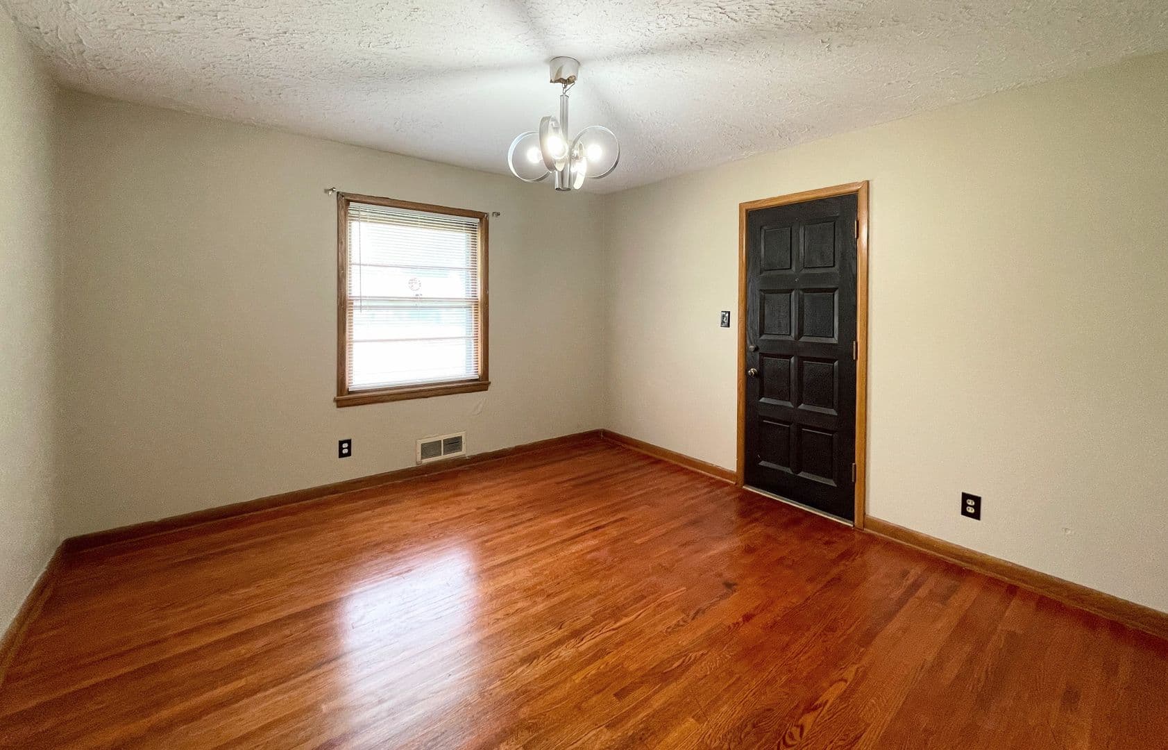 Wichita House: 3412 W 9th St N