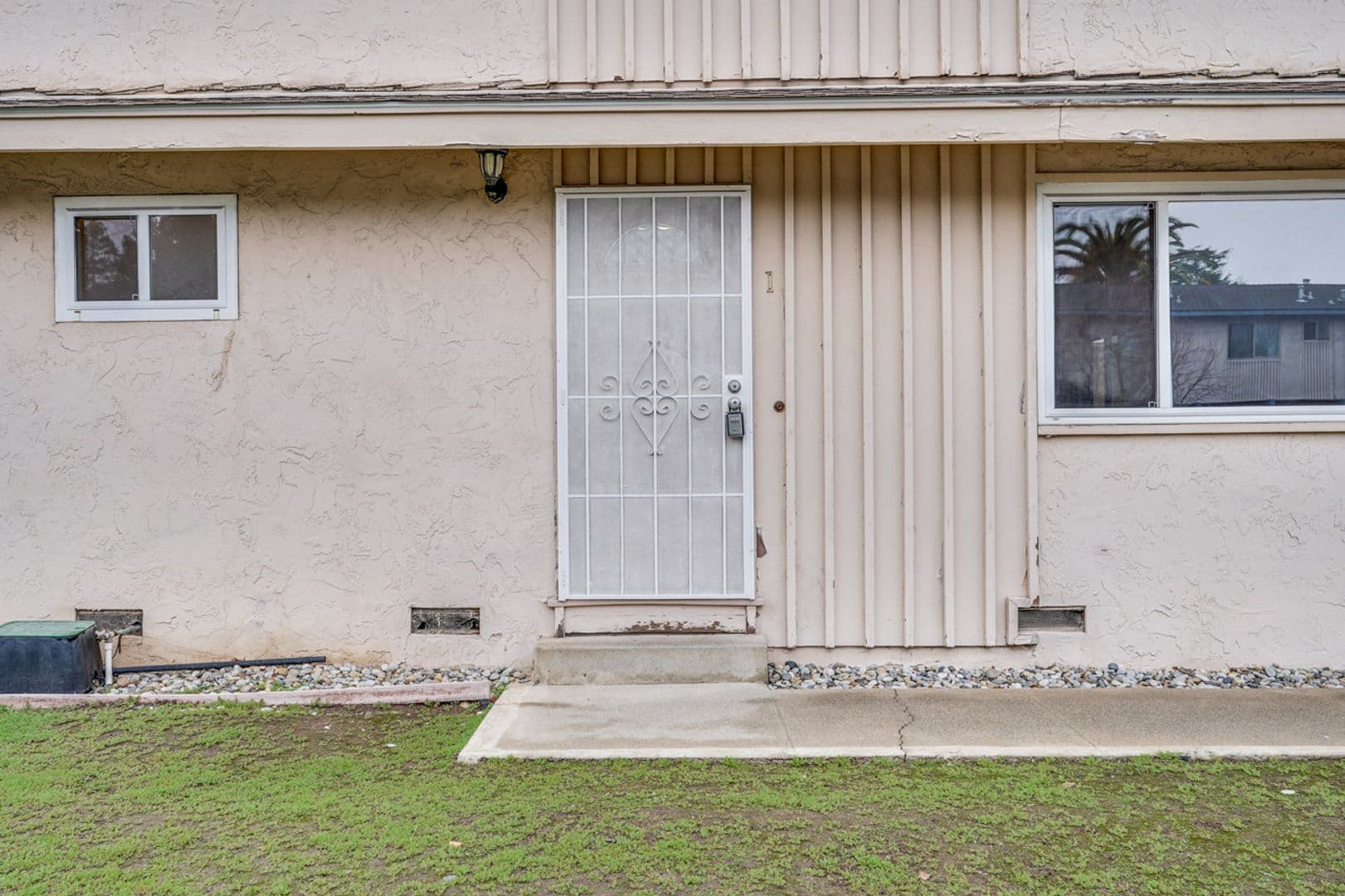 Sunnyvale Apartment: 699 Grand Coulee Avenue