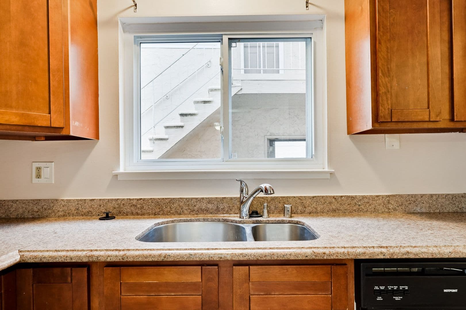 Sunnyvale Apartment: 699 Grand Coulee Avenue