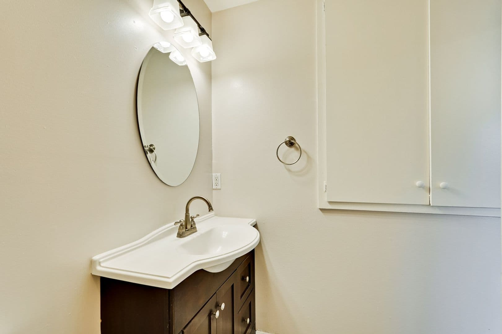 Sunnyvale Apartment: 699 Grand Coulee Avenue
