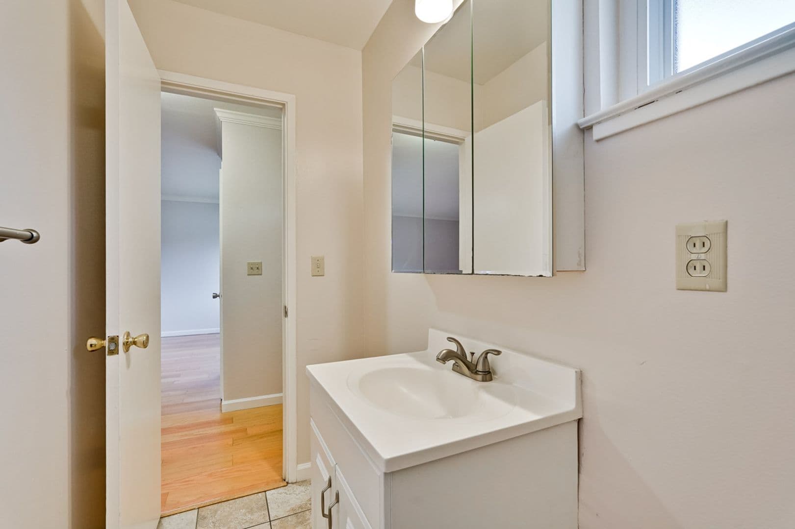Sunnyvale Apartment: 699 Grand Coulee Avenue