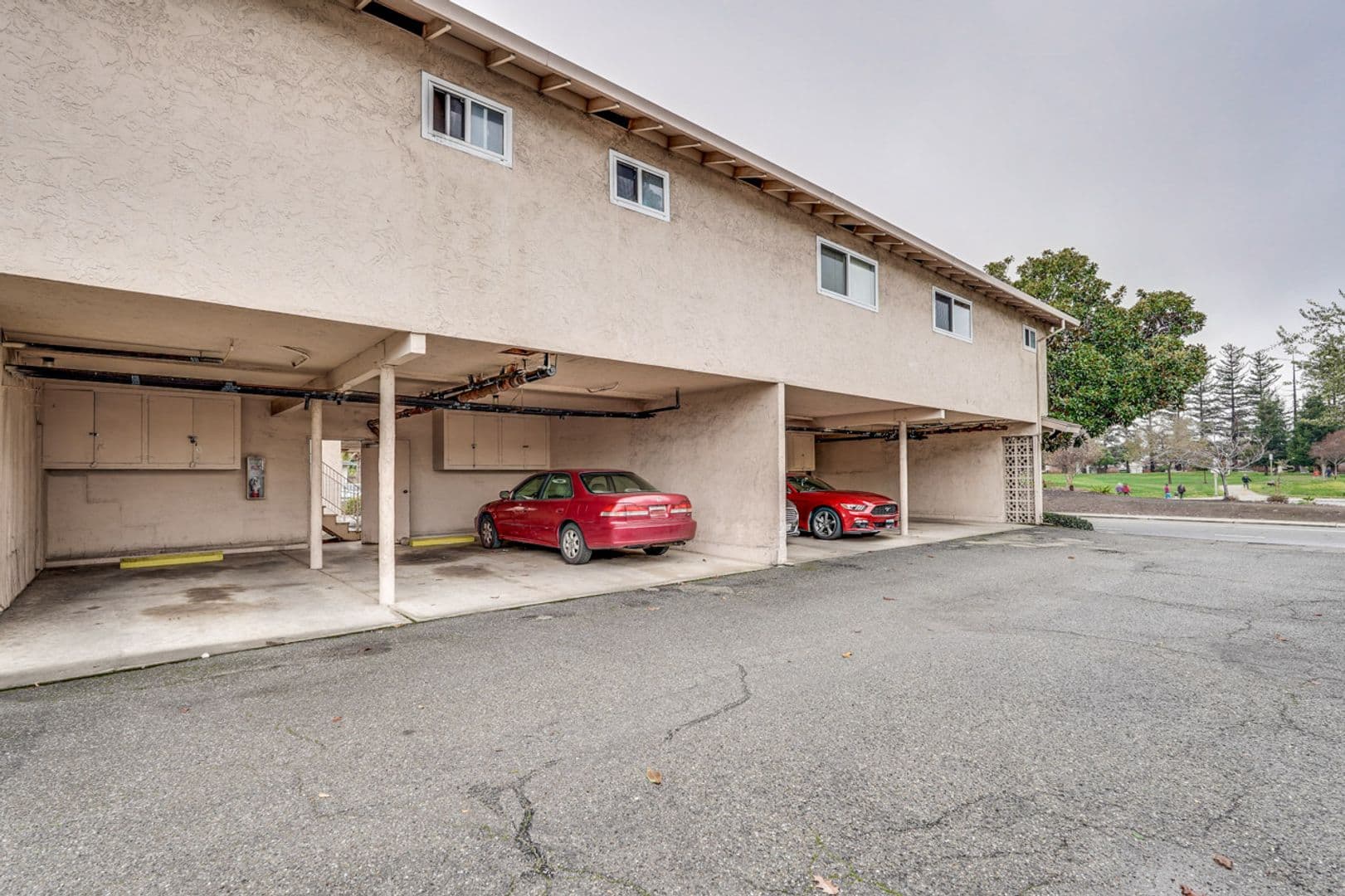 Sunnyvale Apartment: 699 Grand Coulee Avenue