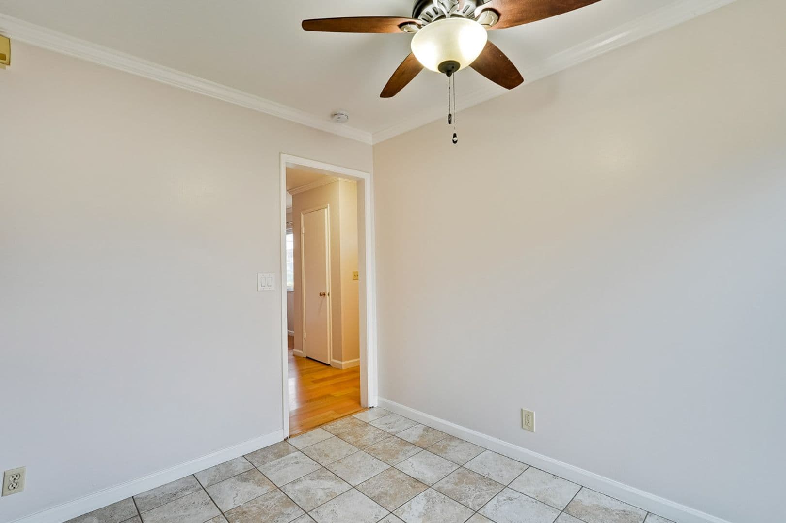 Sunnyvale Apartment: 699 Grand Coulee Avenue