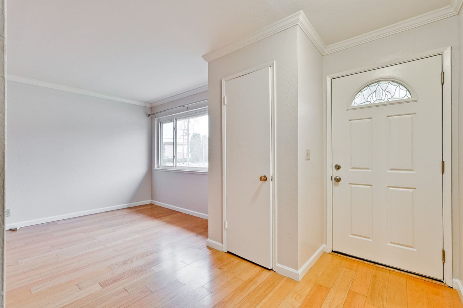 Sunnyvale Apartment: 699 Grand Coulee Avenue