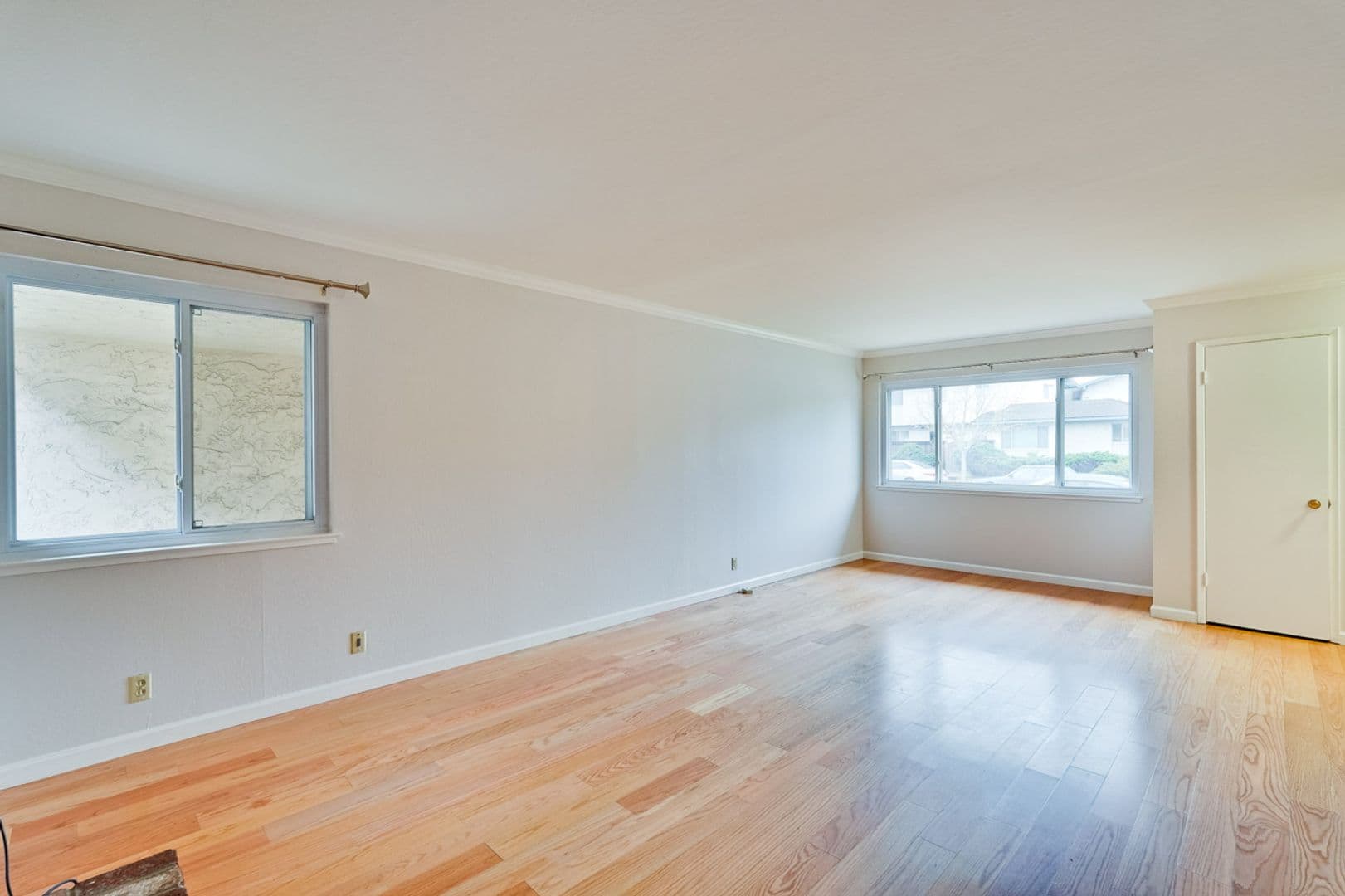 Sunnyvale Apartment: 699 Grand Coulee Avenue