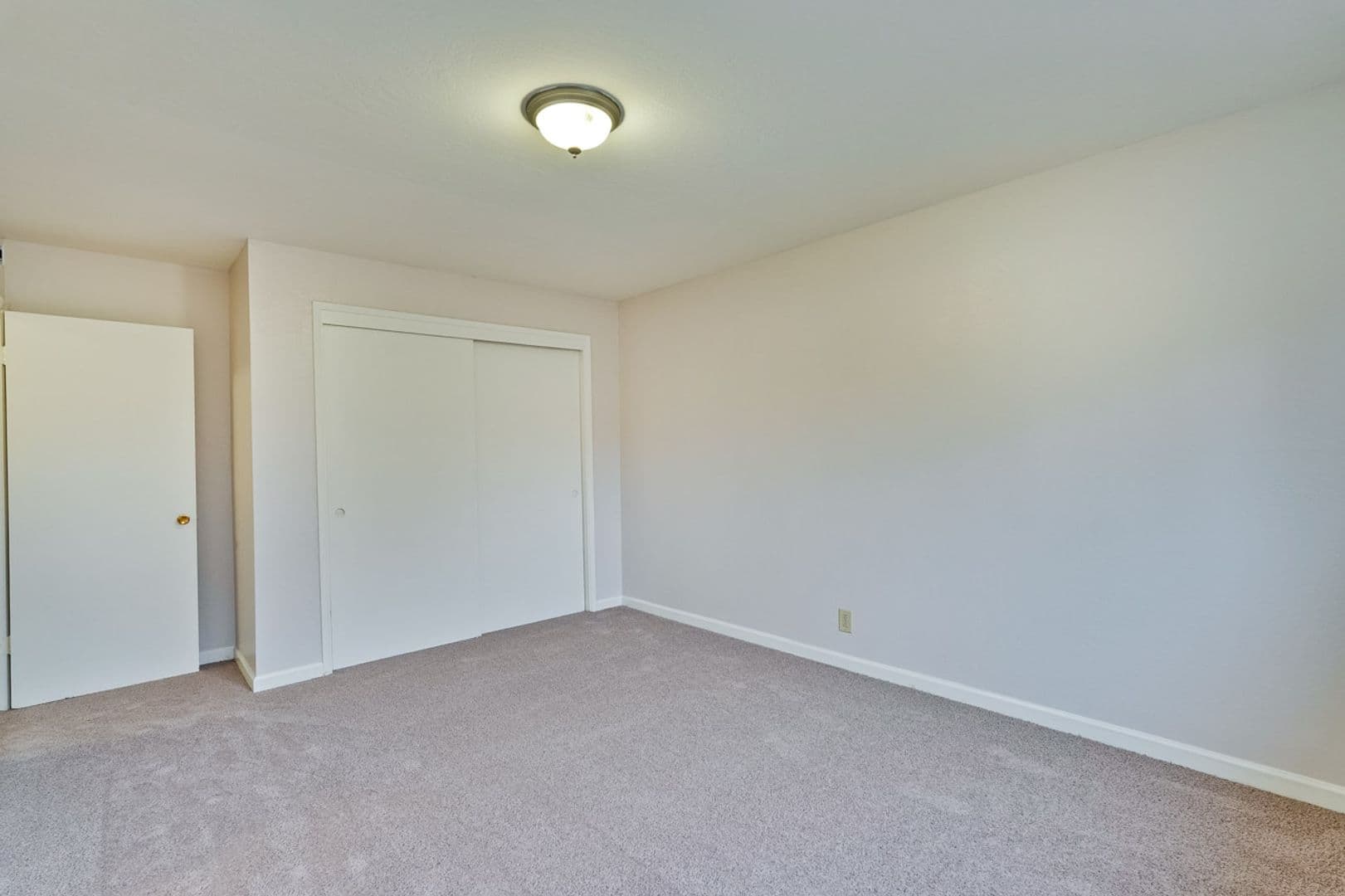 Sunnyvale Apartment: 699 Grand Coulee Avenue