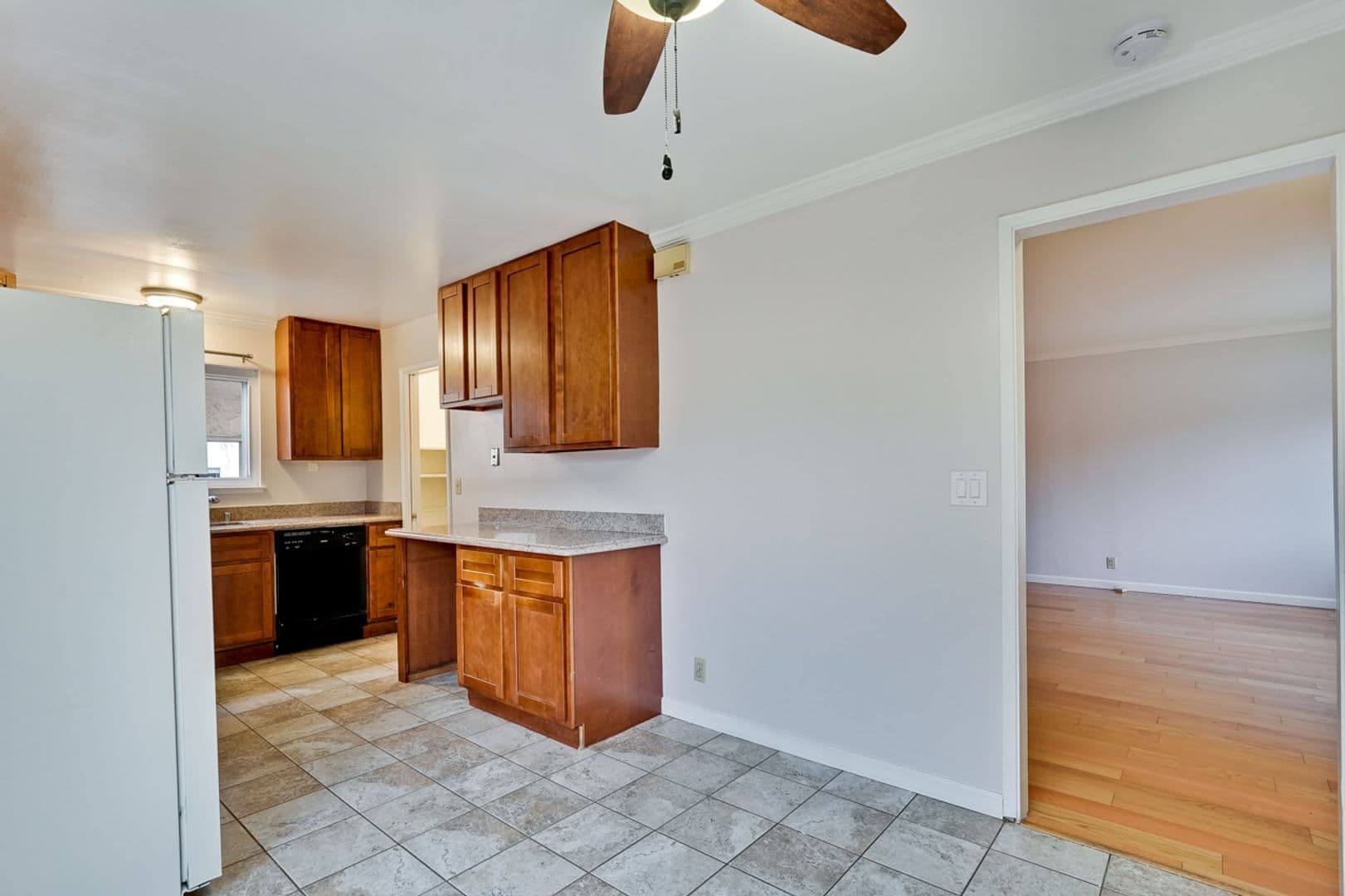Sunnyvale Apartment: 699 Grand Coulee Avenue