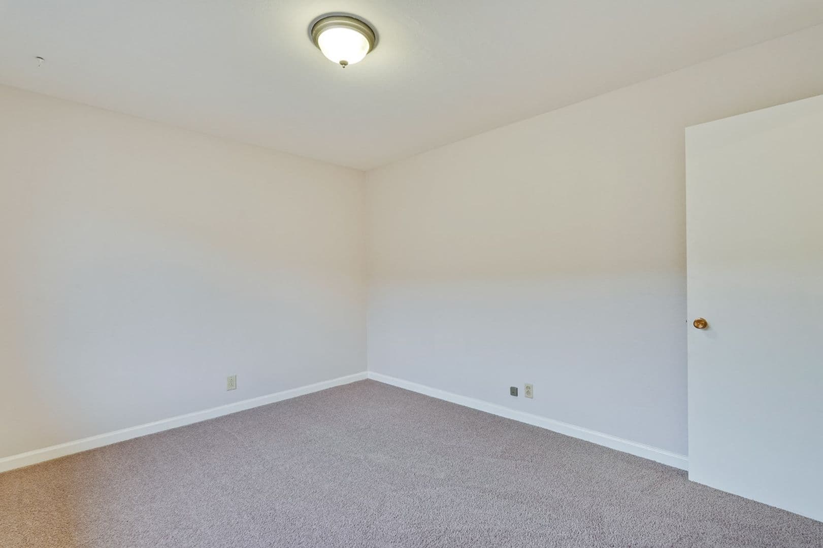 Sunnyvale Apartment: 699 Grand Coulee Avenue