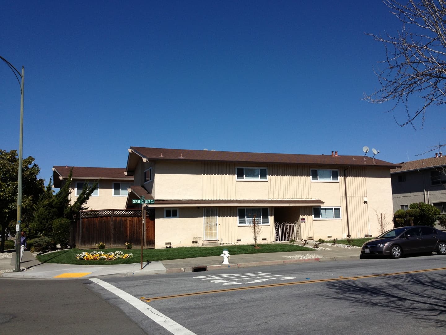 Sunnyvale Apartment: 699 Grand Coulee Avenue