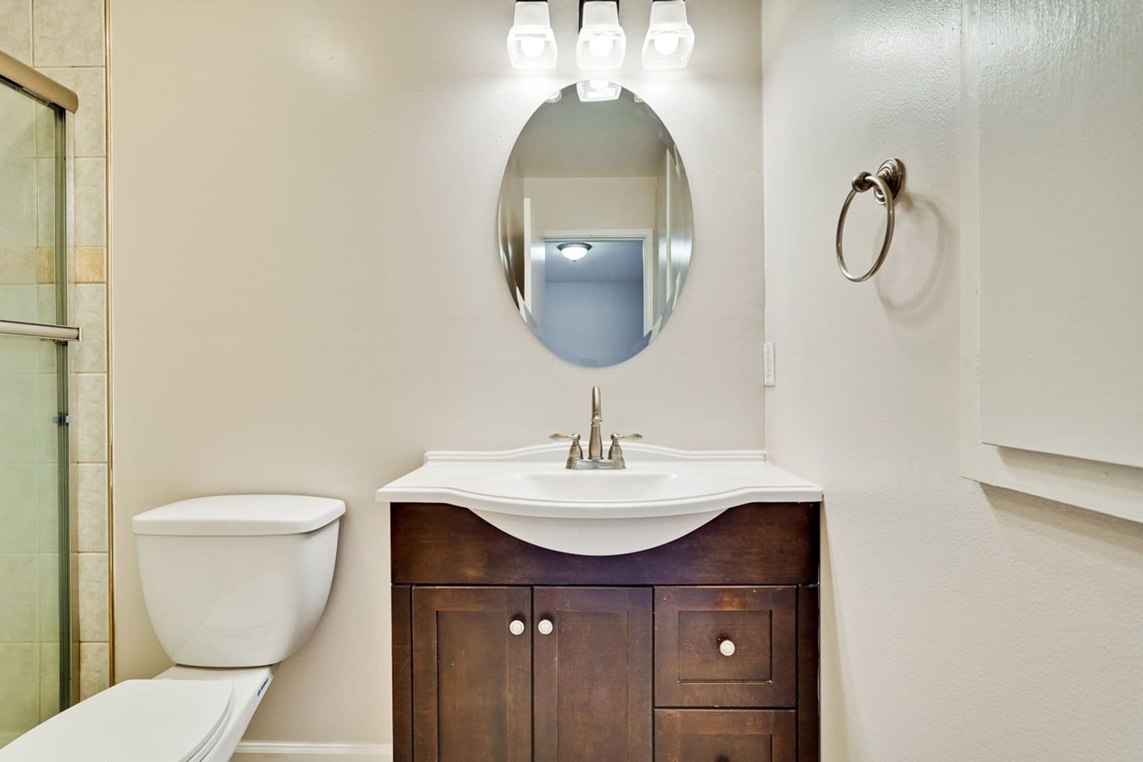 Sunnyvale Apartment: 699 Grand Coulee Avenue