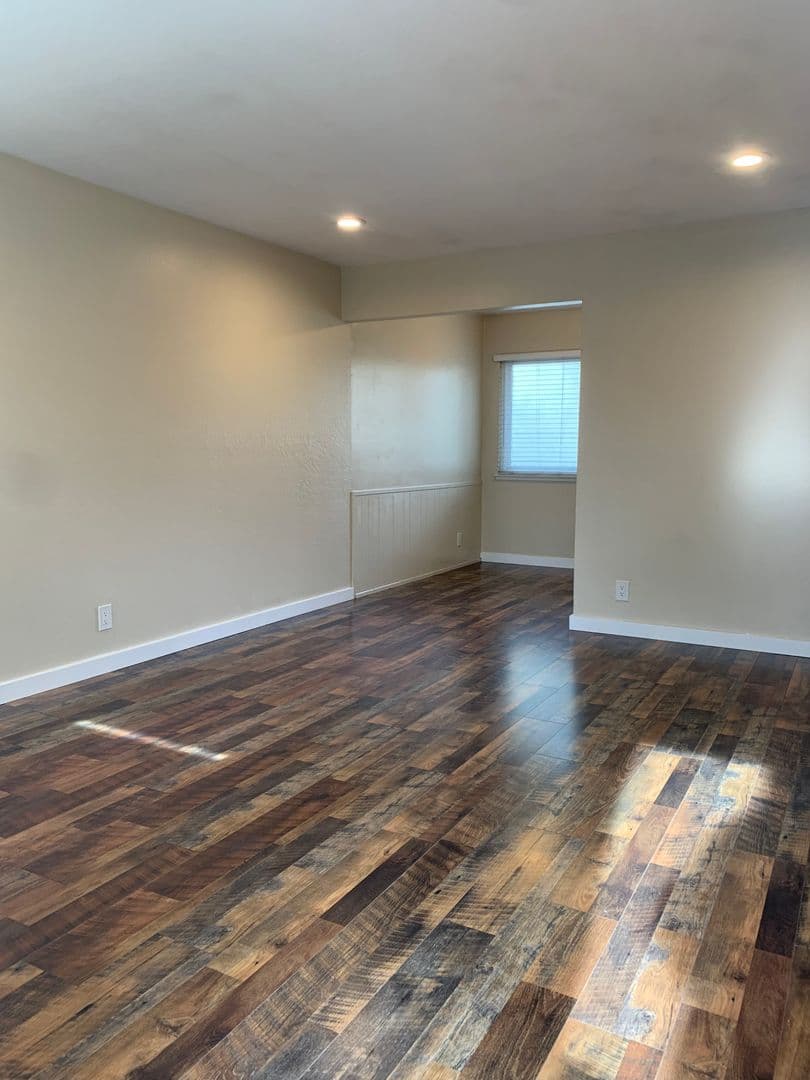 Sunnyvale Apartment: 670 Morse Avenue