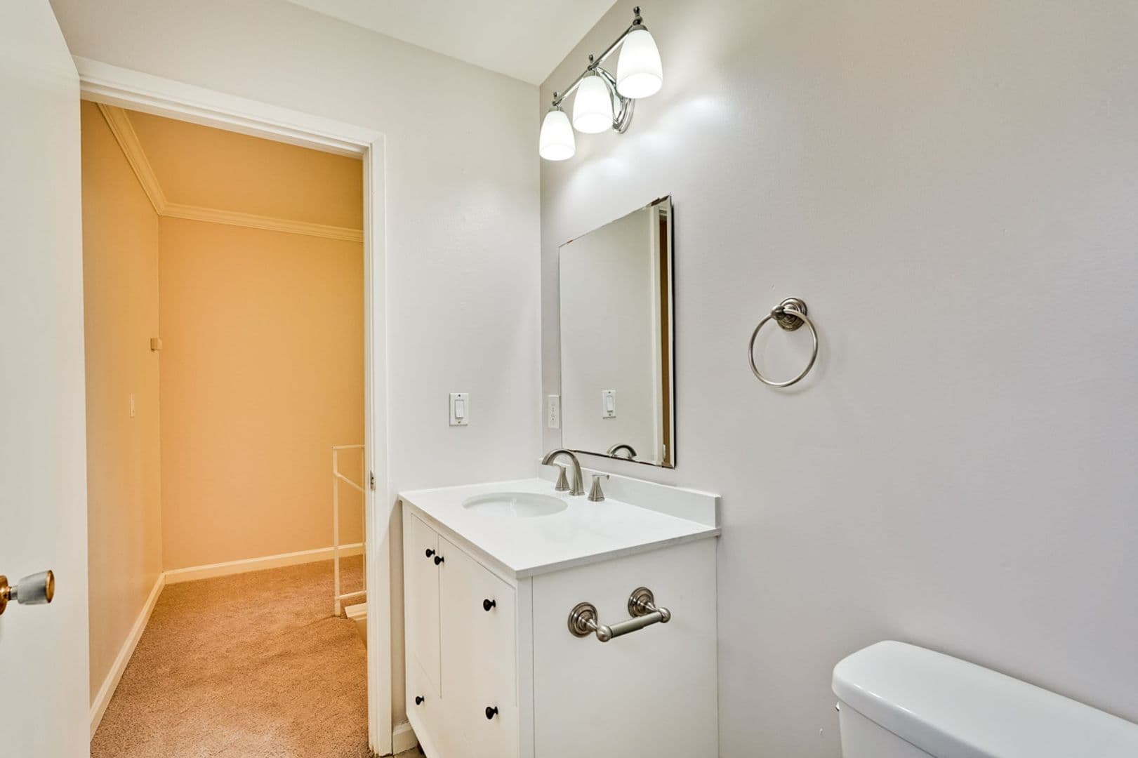 Sunnyvale Apartment: 699 Grand Coulee Avenue