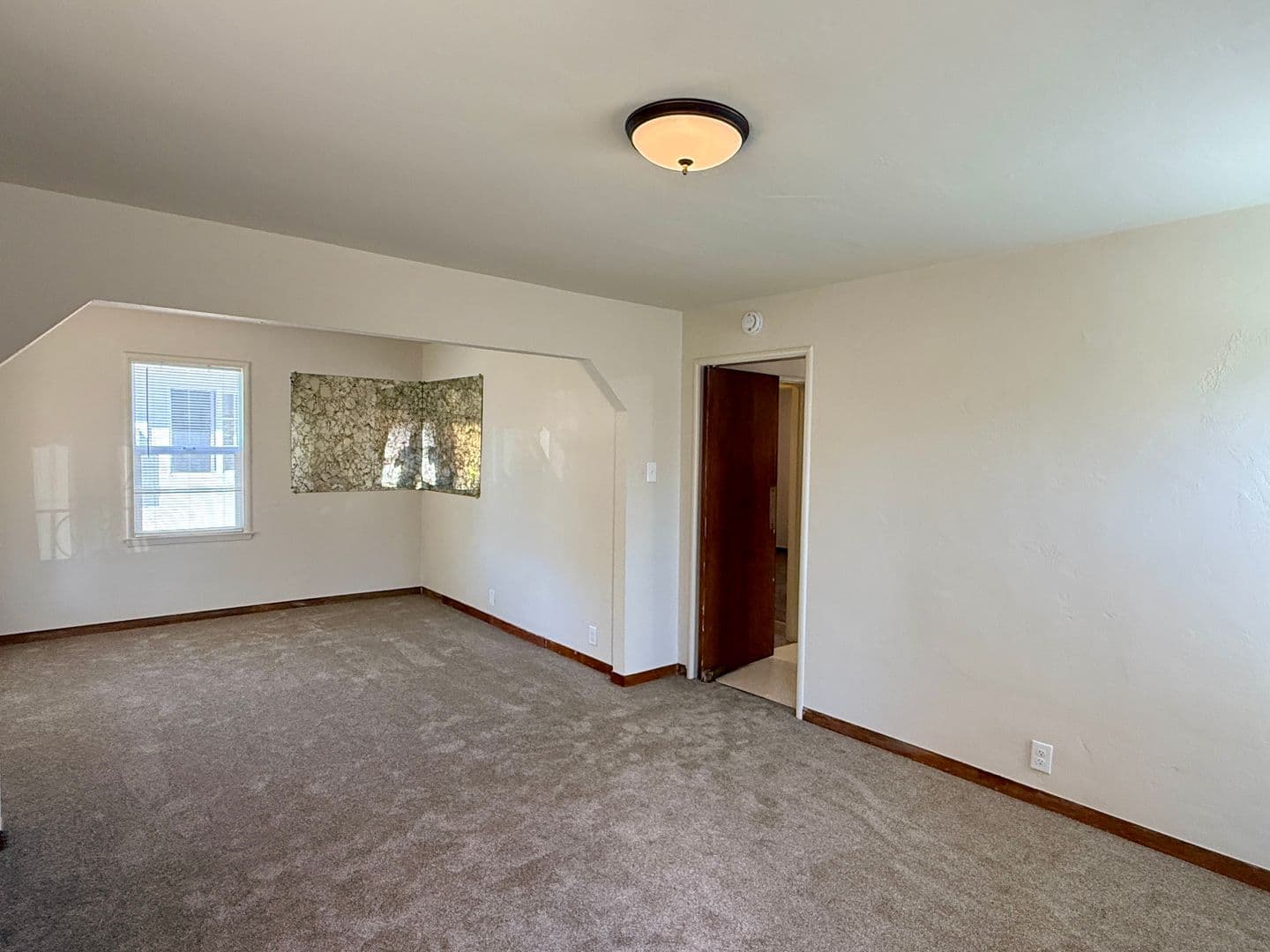 Sunnyvale House: 330 Waverly Street
