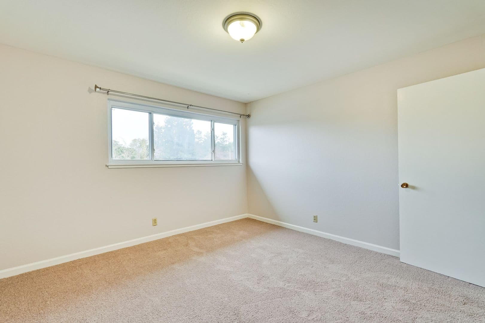 Sunnyvale Apartment: 699 Grand Coulee Avenue