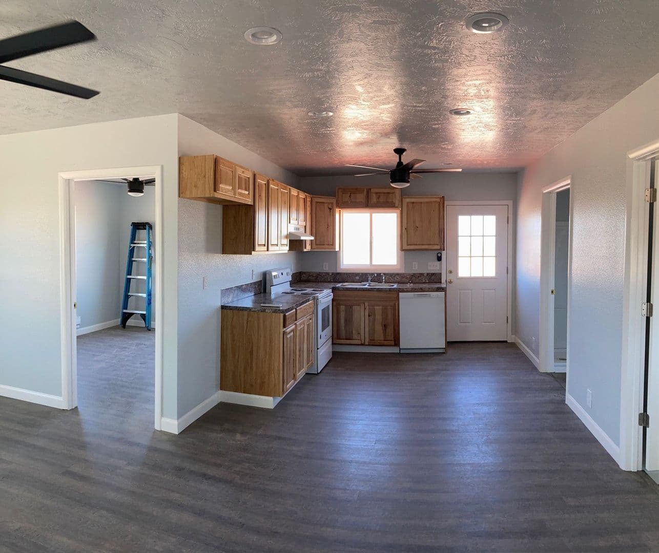 Wilder House: 24470 Ustick Rd