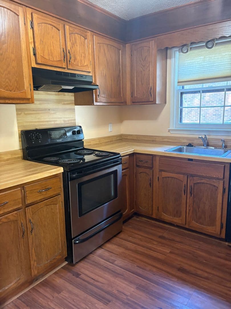 Charlotte House: 4401 Brittmore Ct