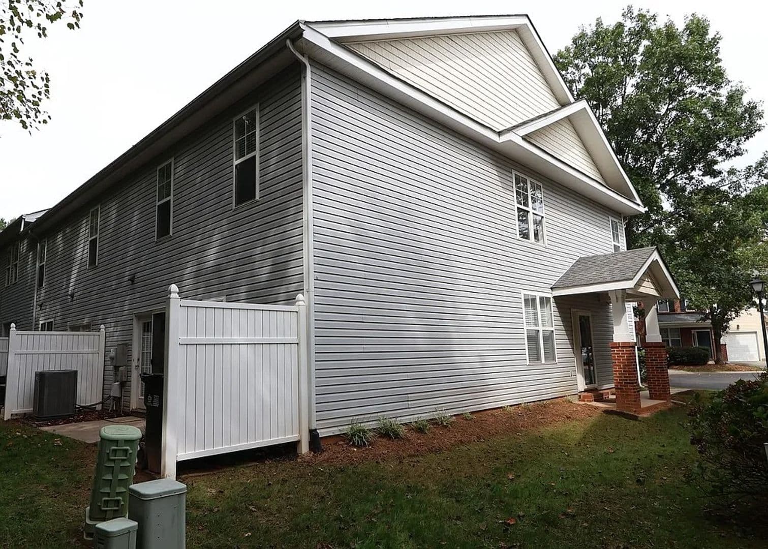 Charlotte Townhome: 10979 Princeton Village Dr