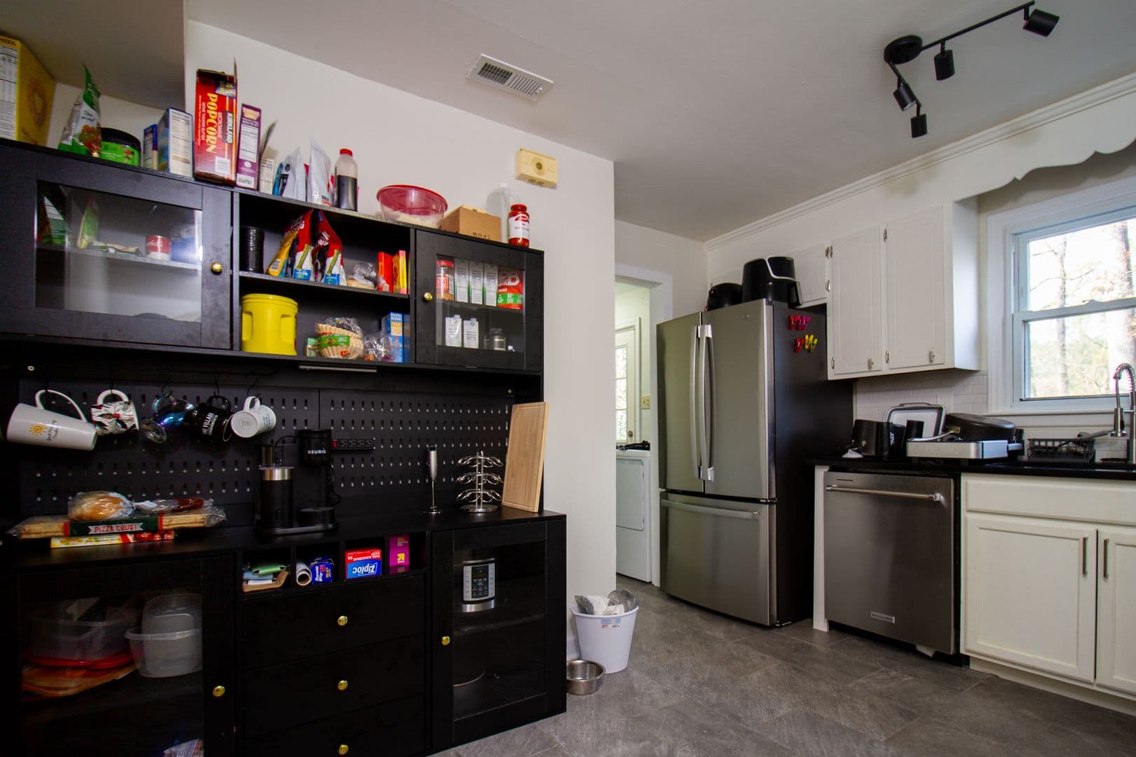 Charlotte House: 3520 Sargeant Dr